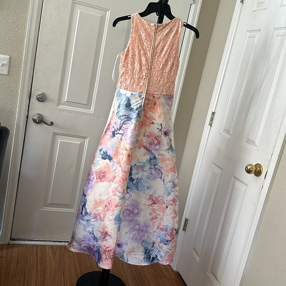 Beautiful flowered long dress - Picture 2 of 4